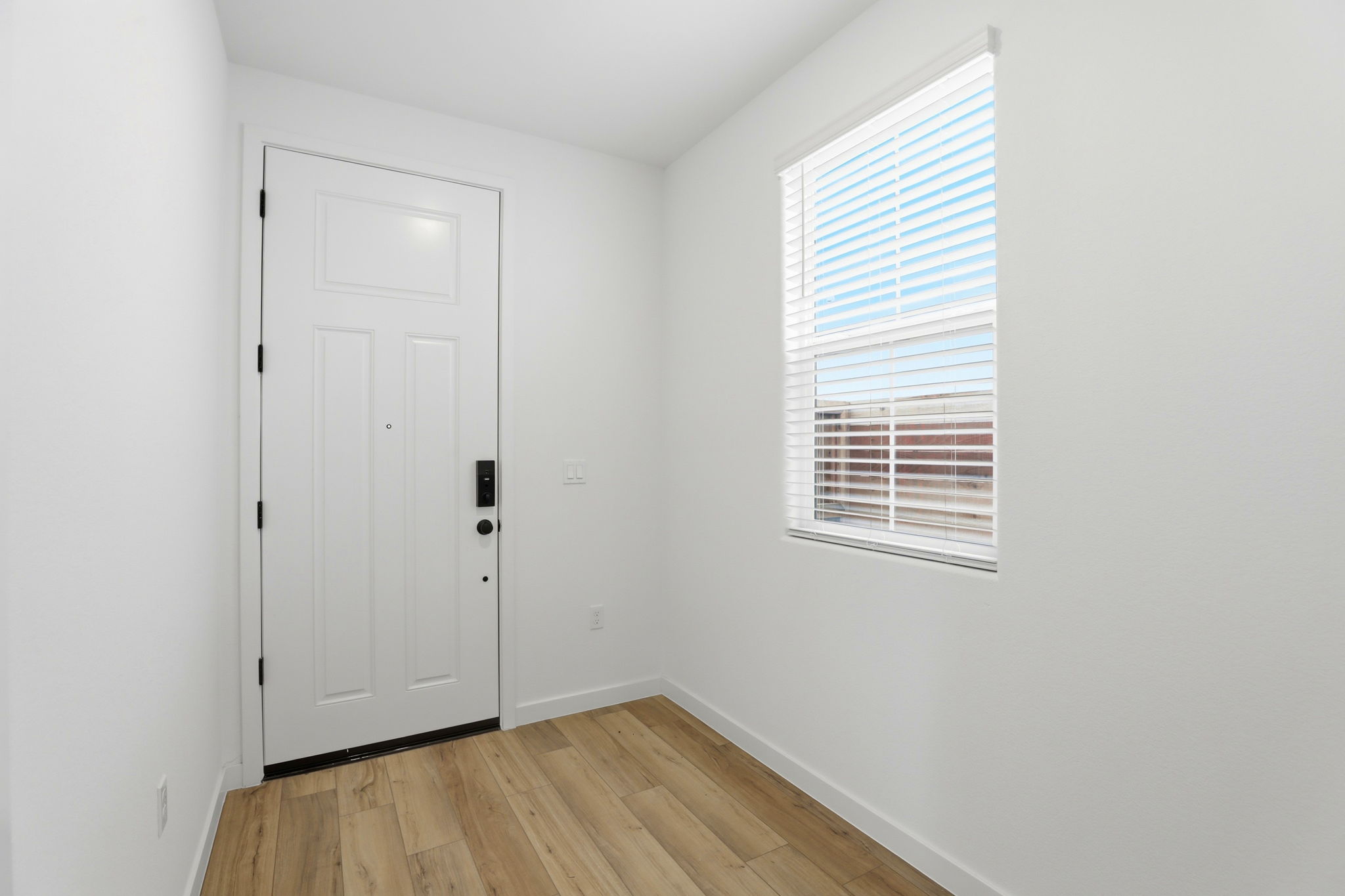 004_F8_8460 Viborg Ln