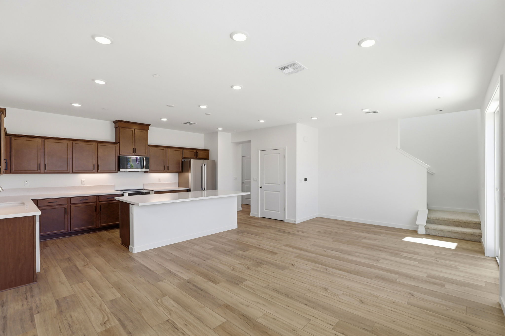 006_F8_8460 Viborg Ln