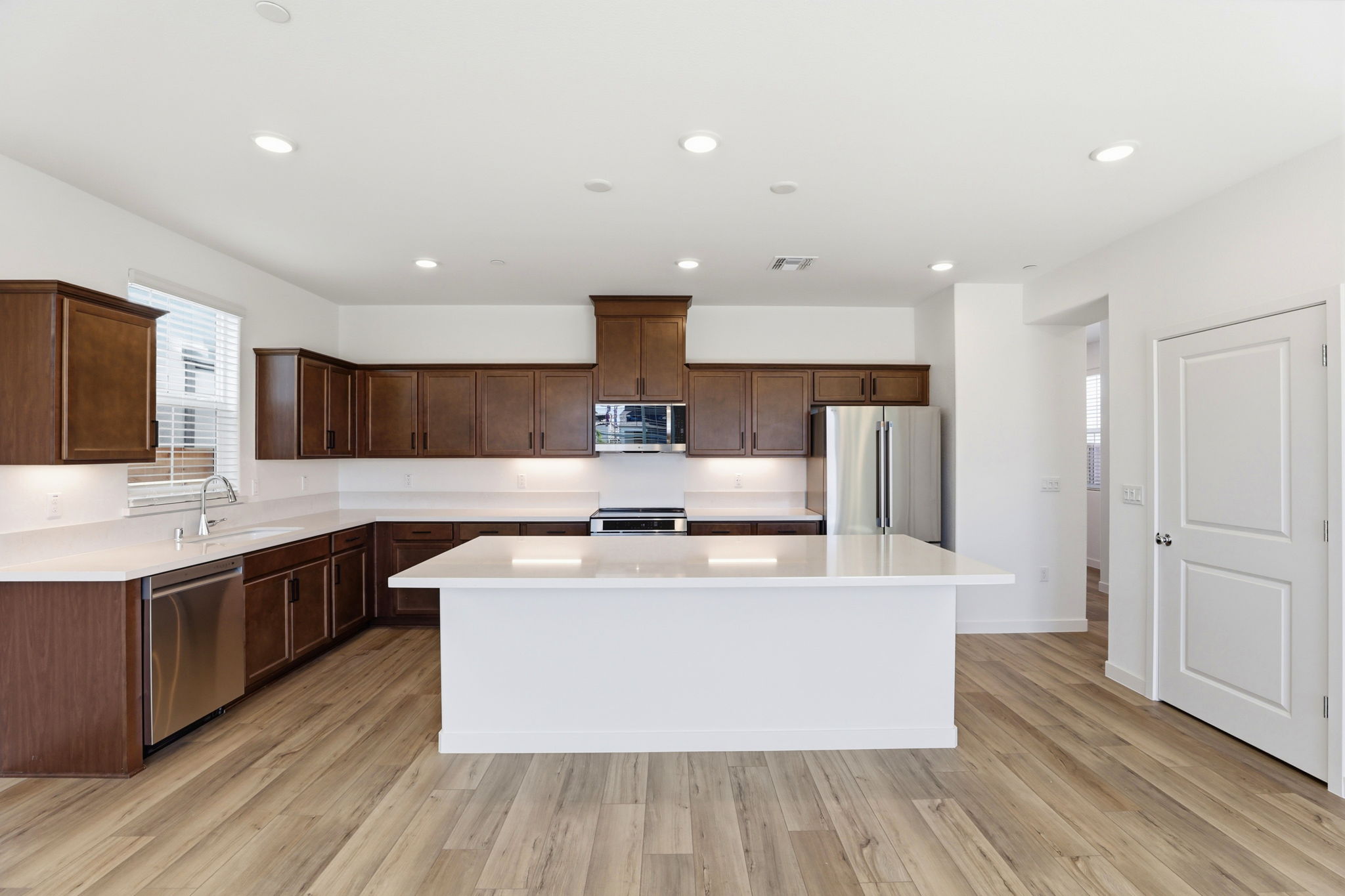 008_F8_8460 Viborg Ln