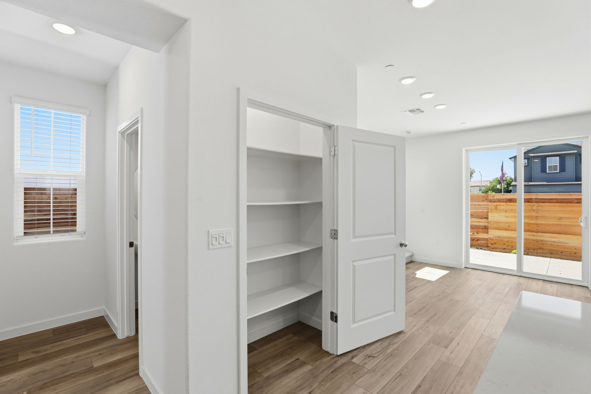 010_F8_8460 Viborg Ln