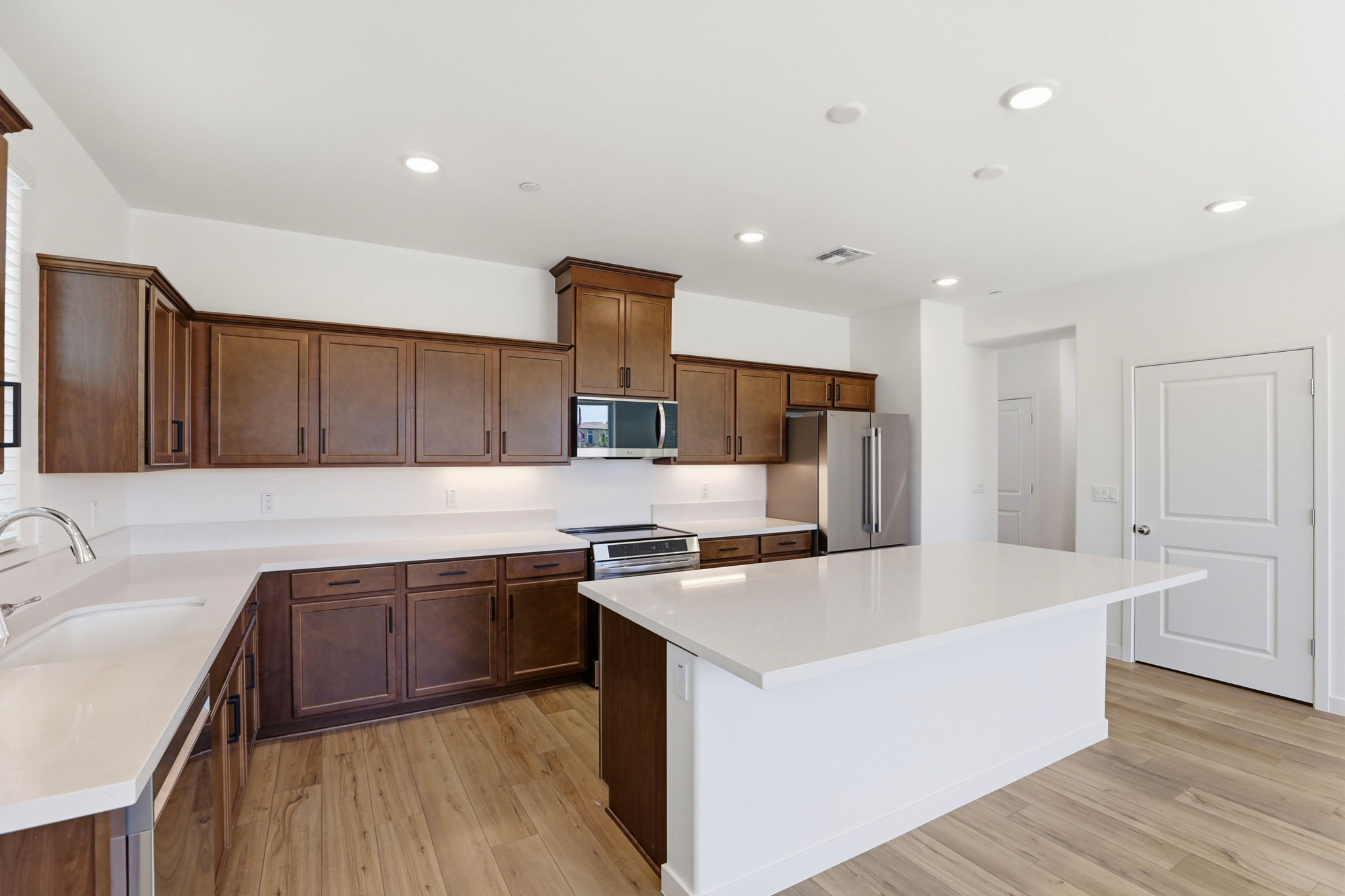 012_F8_8460 Viborg Ln