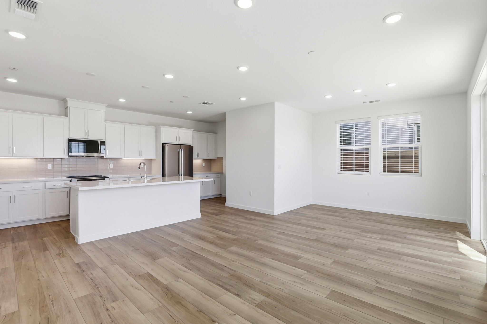 007_F8_8461 Viborg Ln