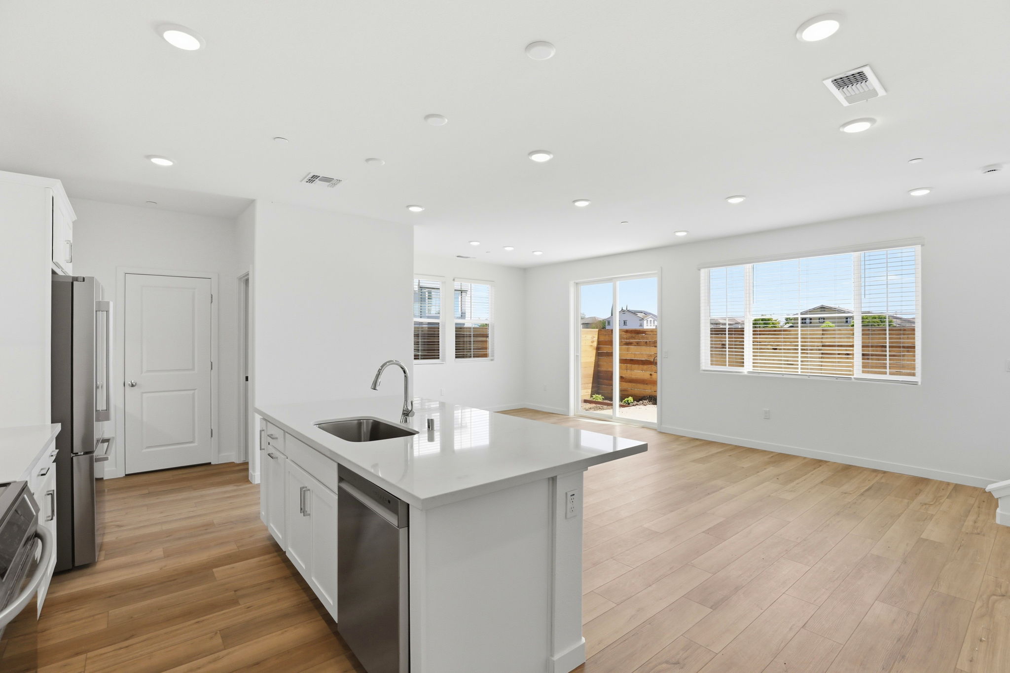 008_F8_8461 Viborg Ln