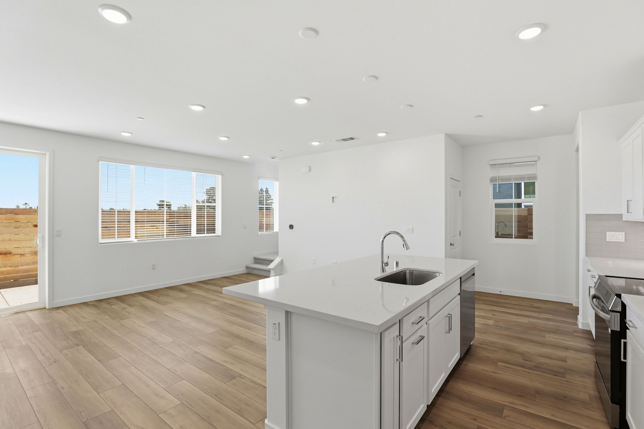 014_F8_8461 Viborg Ln