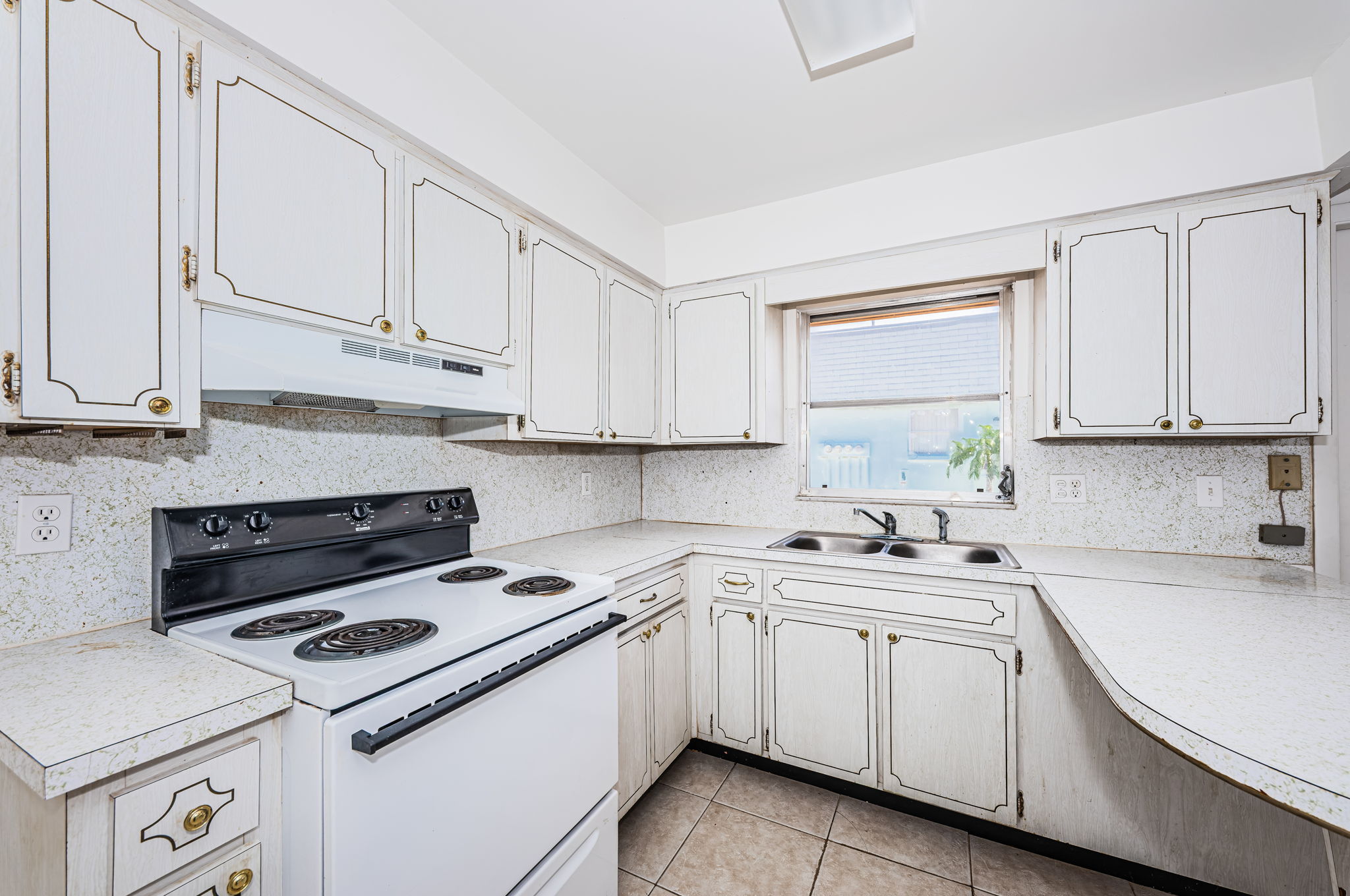 Kitchen 2-2