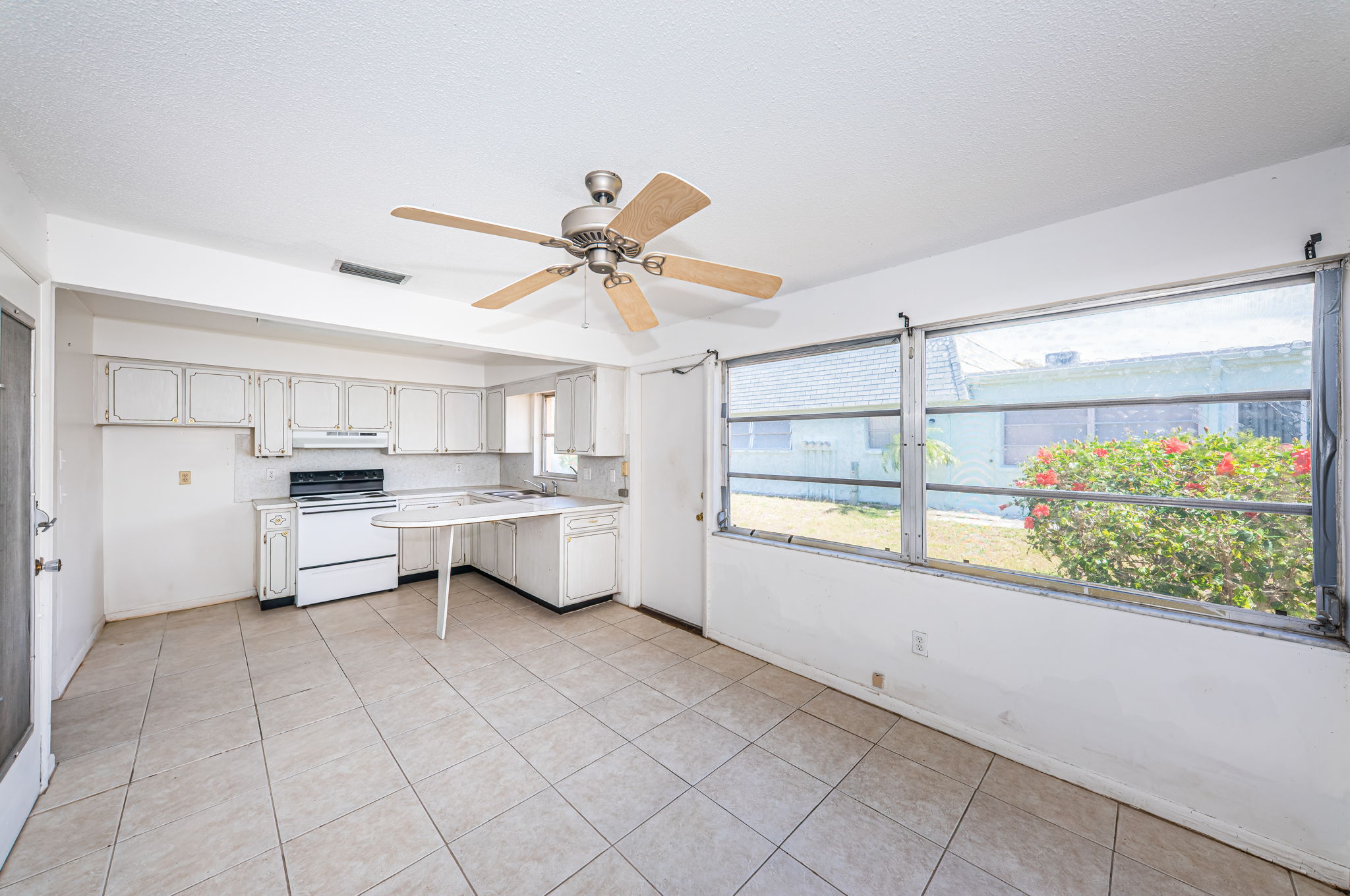 Dining Room 2c