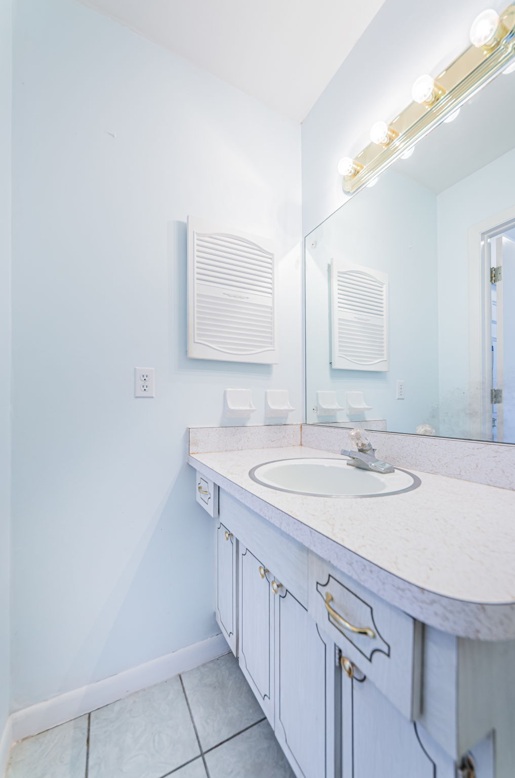 Powder Room 2