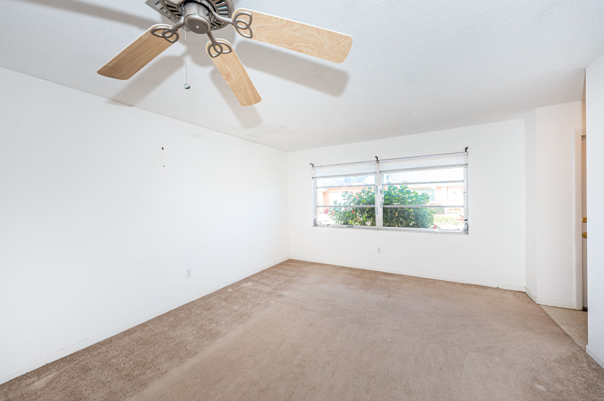 Living Room 3-2