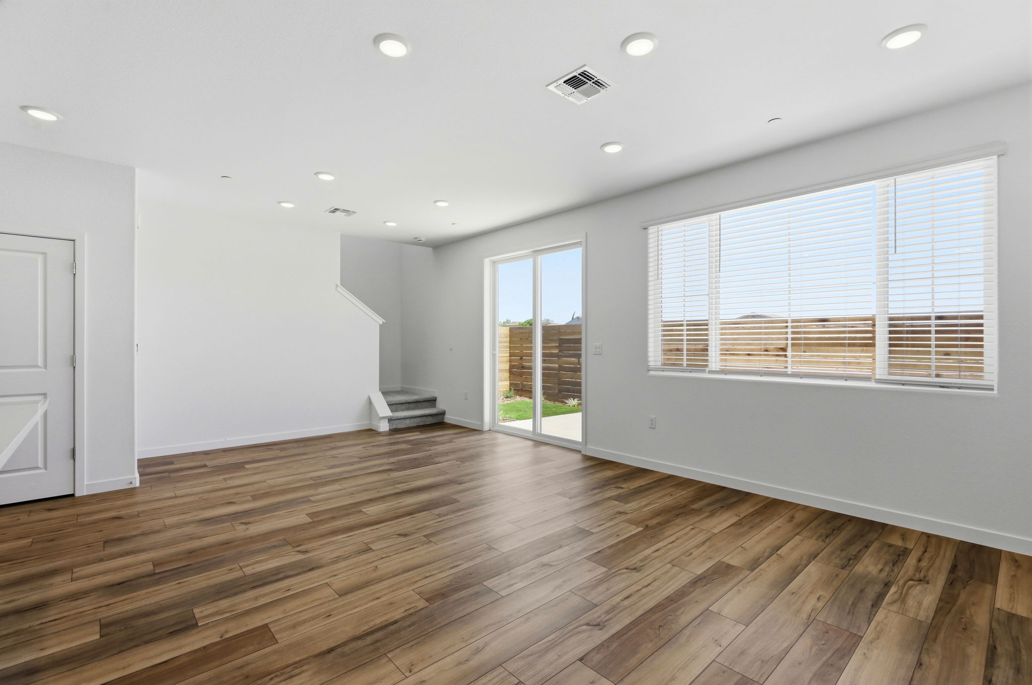 007_F8_8465 Viborg Ln