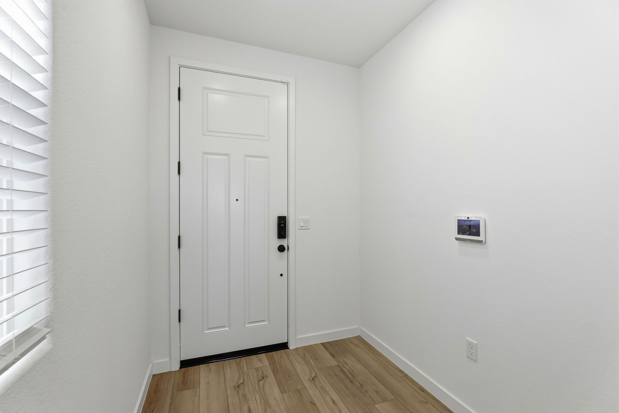 004_F8_8469 Viborg Ln