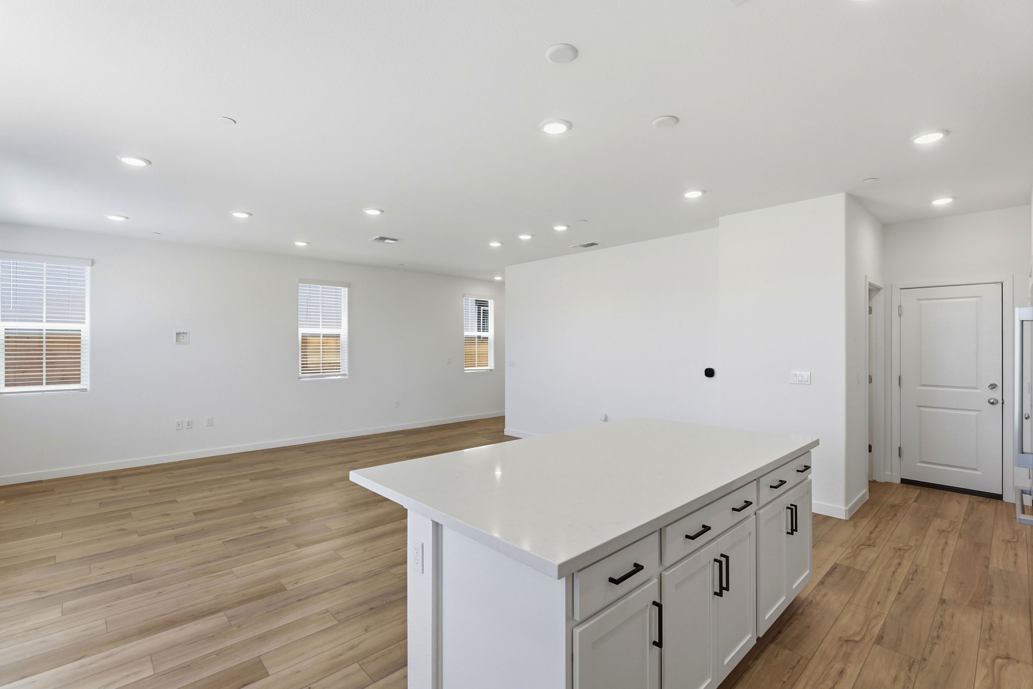 008_F8_8469 Viborg Ln
