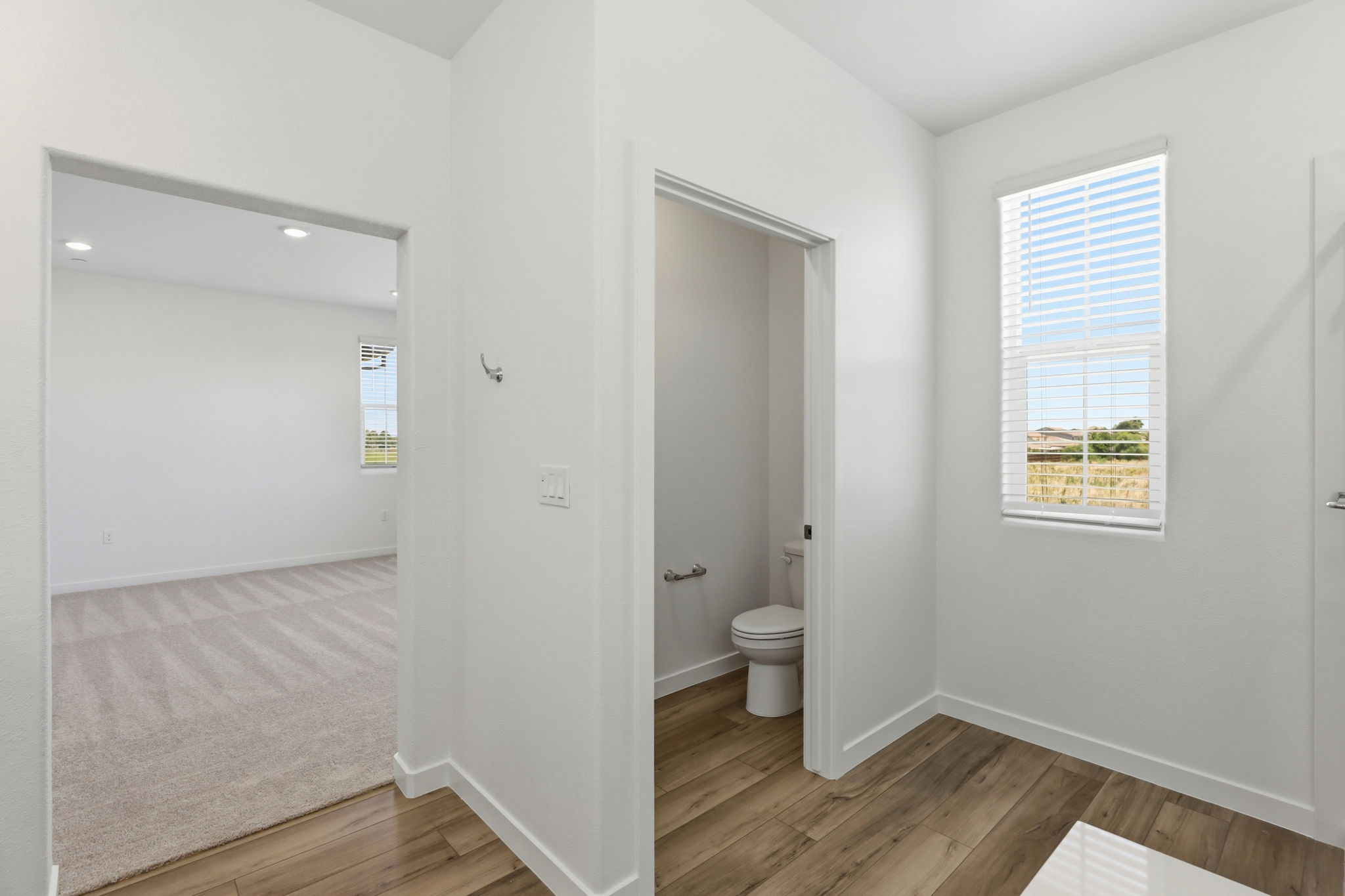 031_F8_8469 Viborg Ln