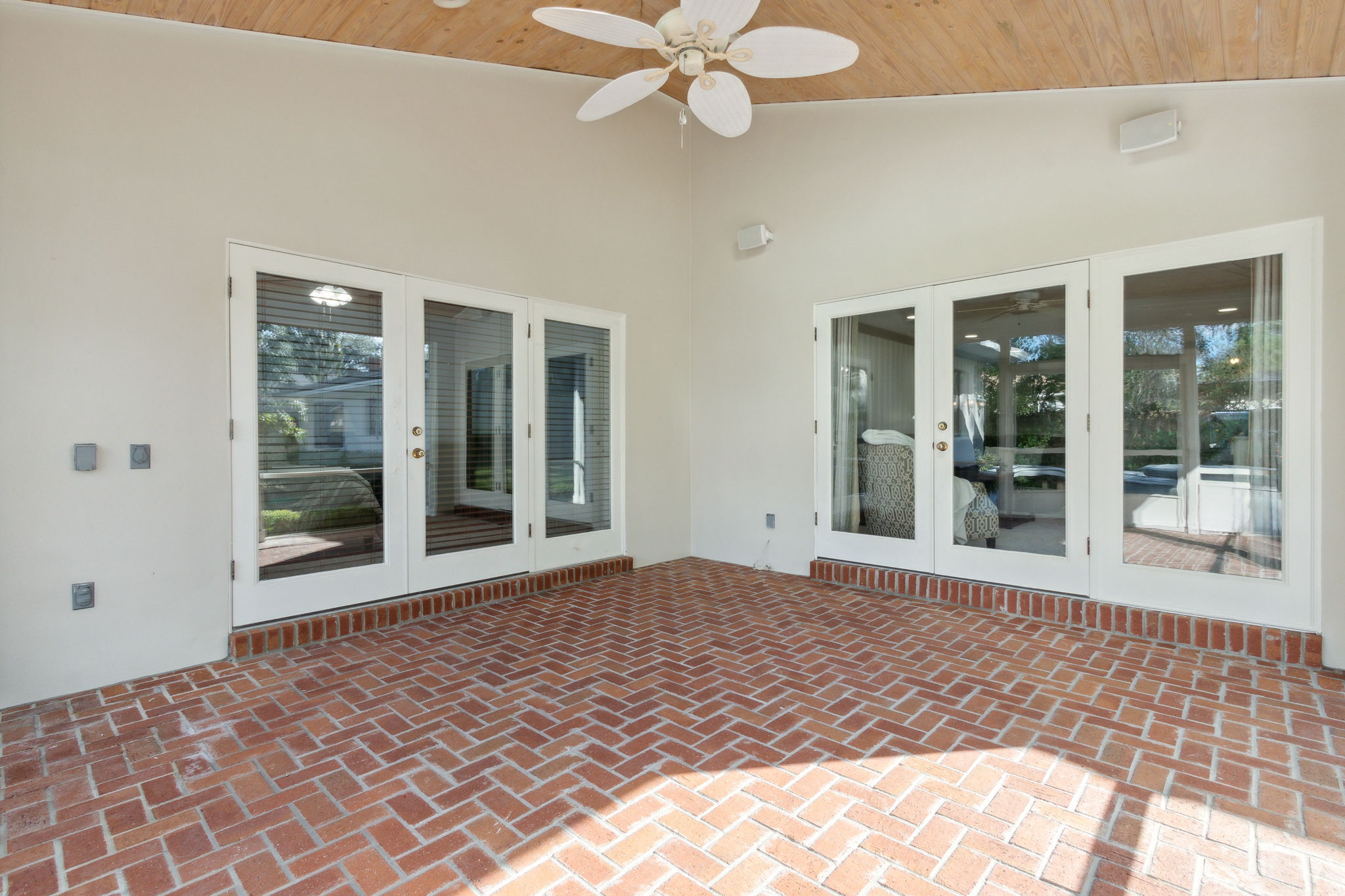 Screened-in Porch