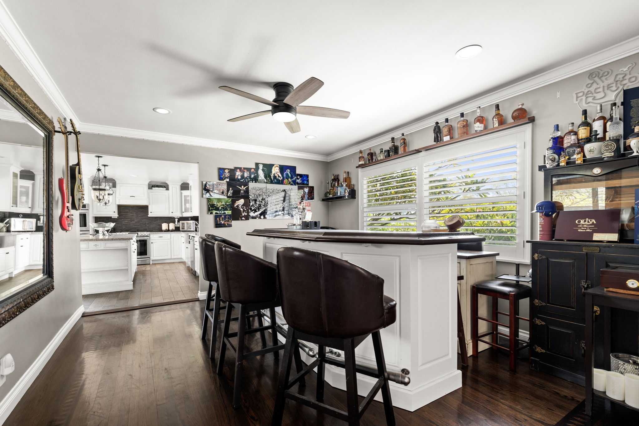Dining room/bar