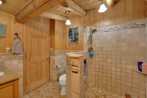  Photo 40