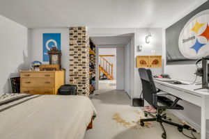  Photo 32