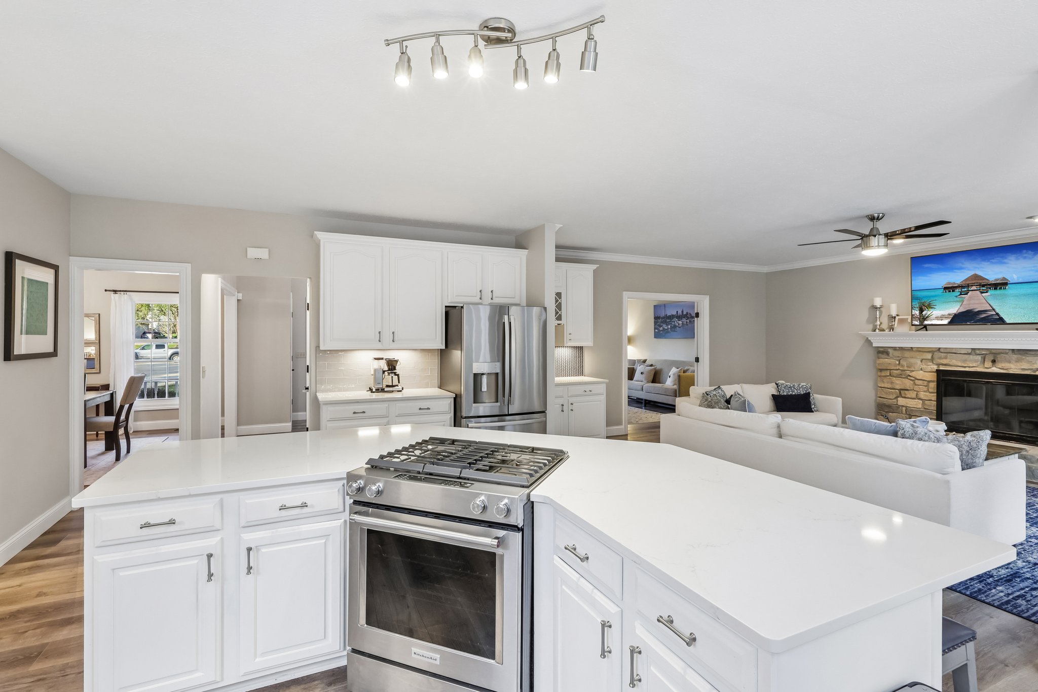 Countryview Dr-S2310-019.jpg
