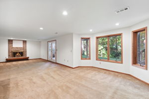 27_Interior