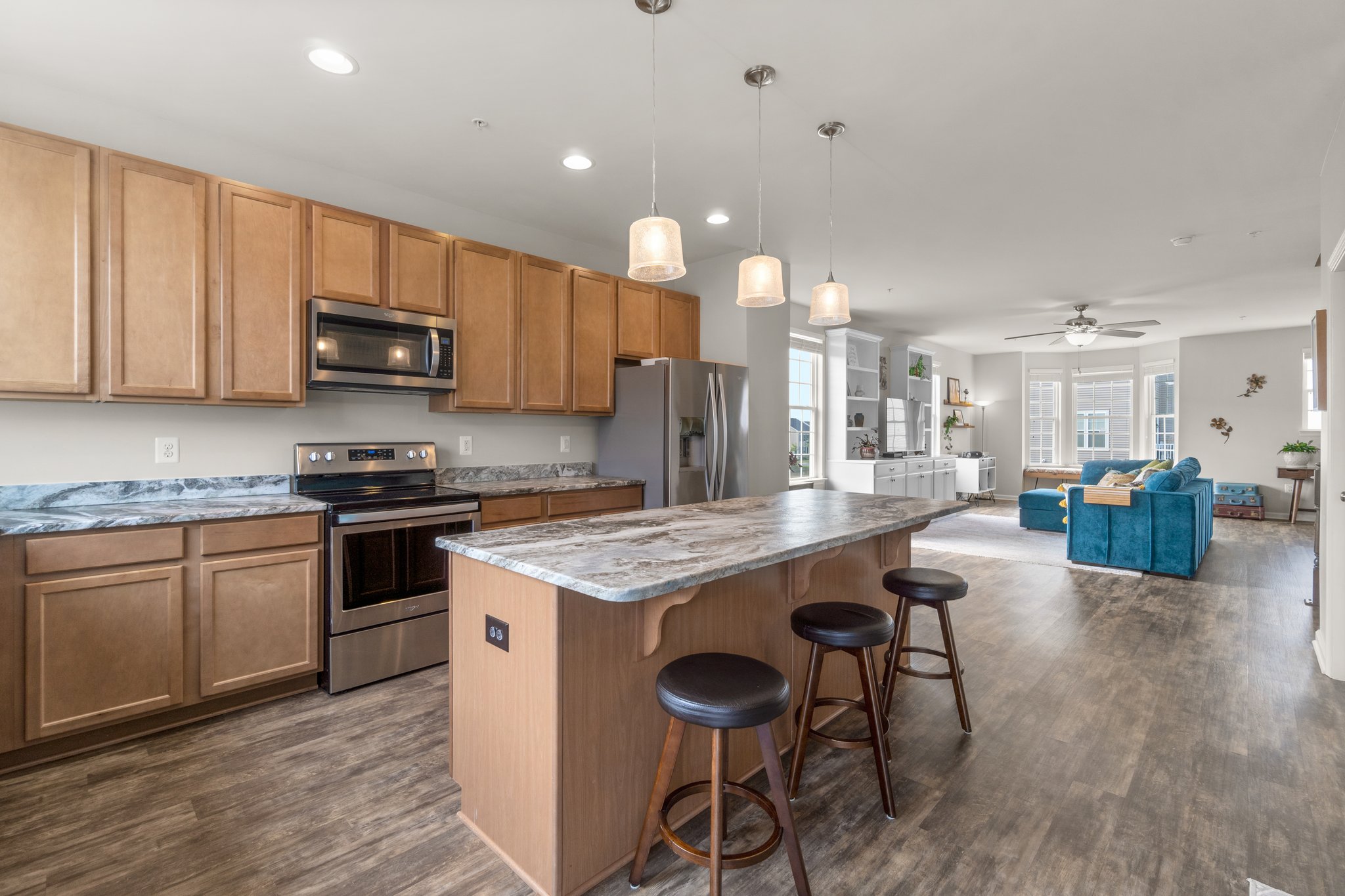 12. Kitchen.jpg