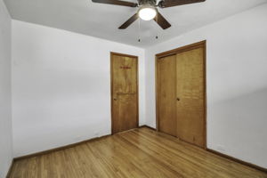  Photo 32