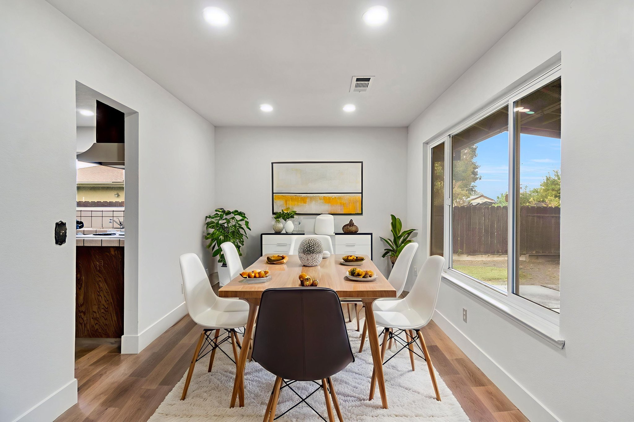 DSC00826_27_28_30 virtually staged.jpeg