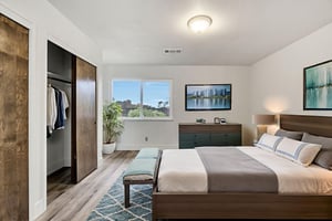 DSC00901_2_3_5 virtually staged.jpeg