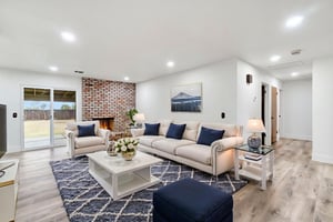 DSC00816_17_18_20 virtually staged.jpeg