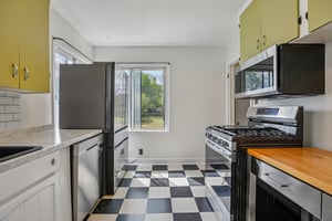 W Montague Ave-S1504-009.jpg