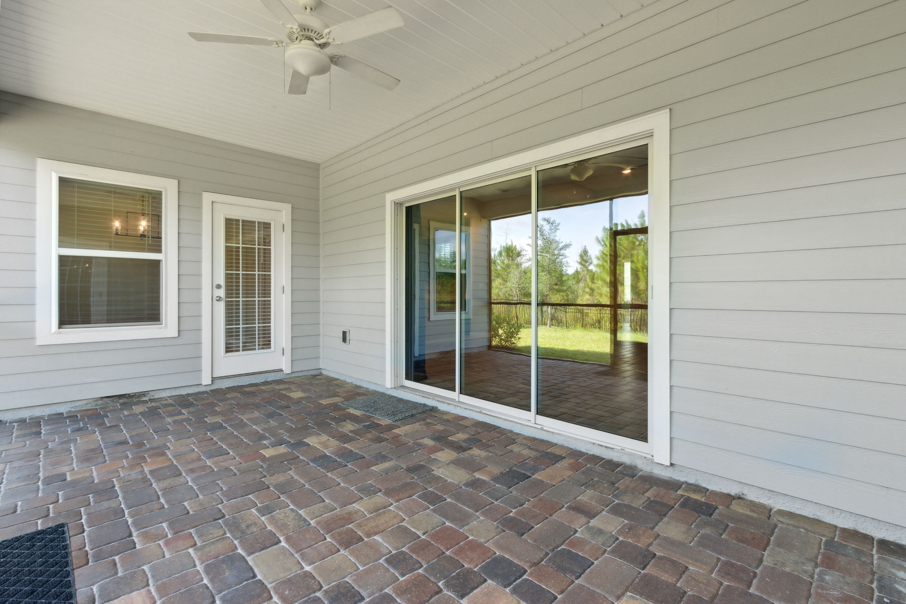 Screened-in Porch