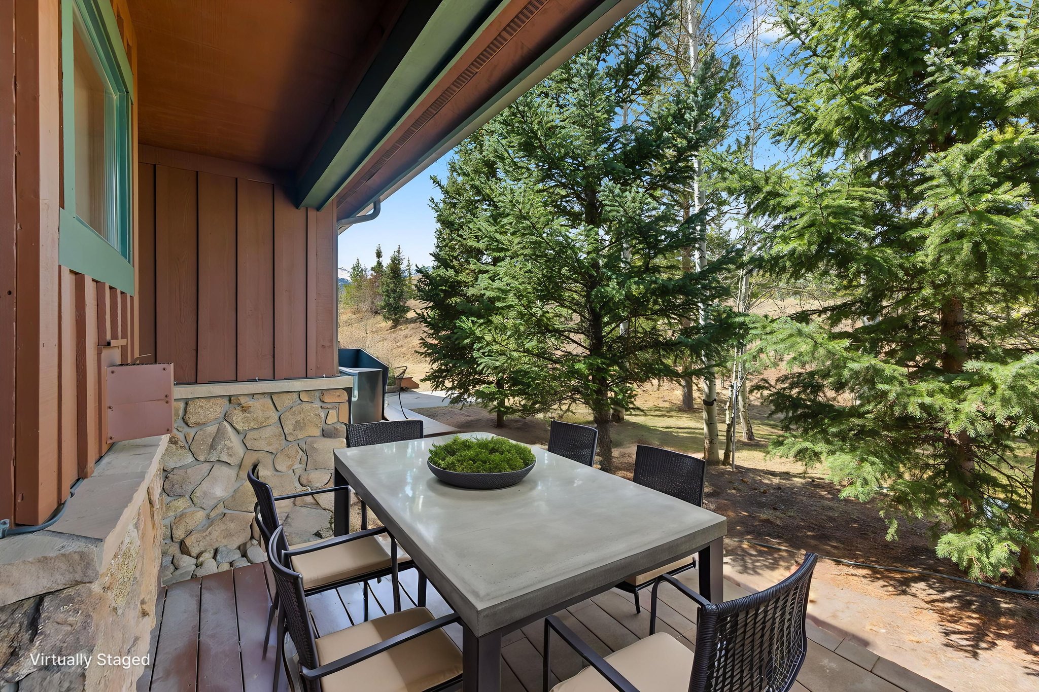 IMG_0149-2 virtually staged.jpeg