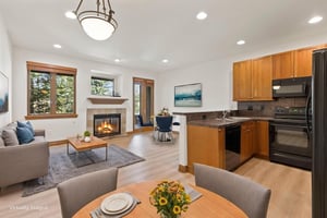 IMG_0005 virtually staged.jpeg