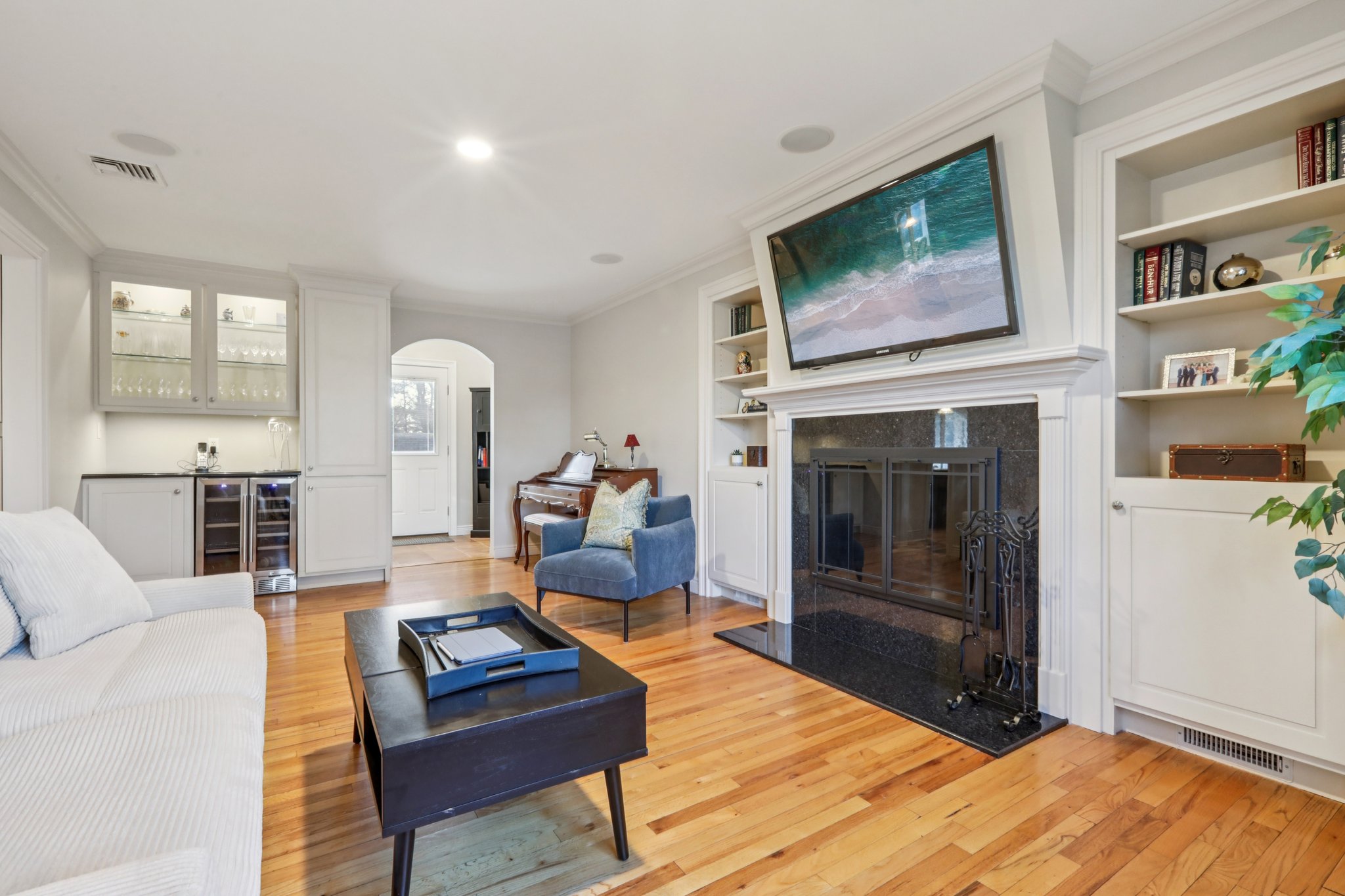 Cottage Ln-S2312-014.jpg