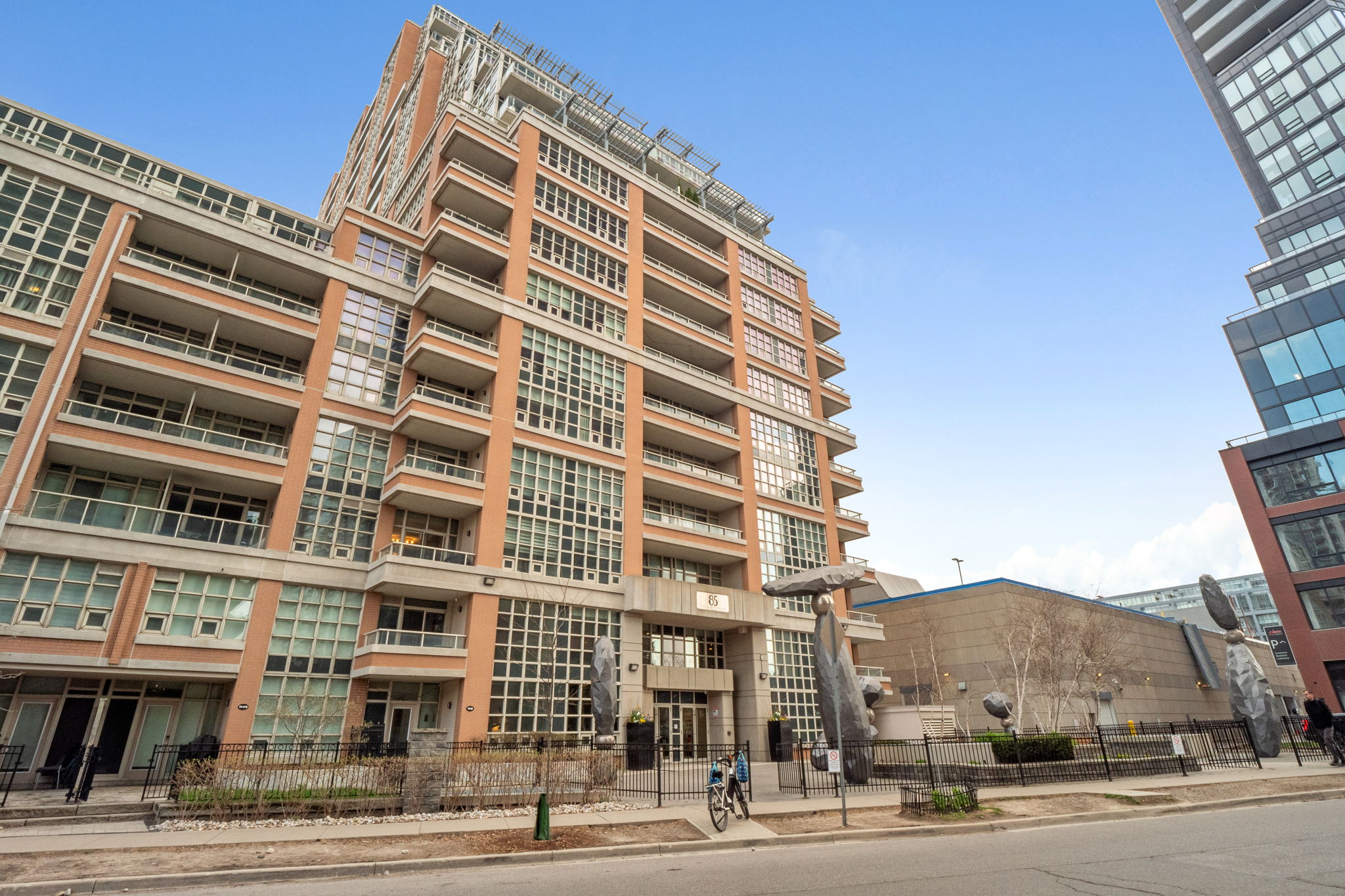 85 E Liberty St 617 Toronto, ON M6K 3R4