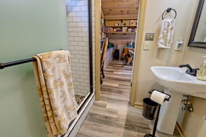  Photo 48