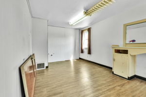  Photo 47