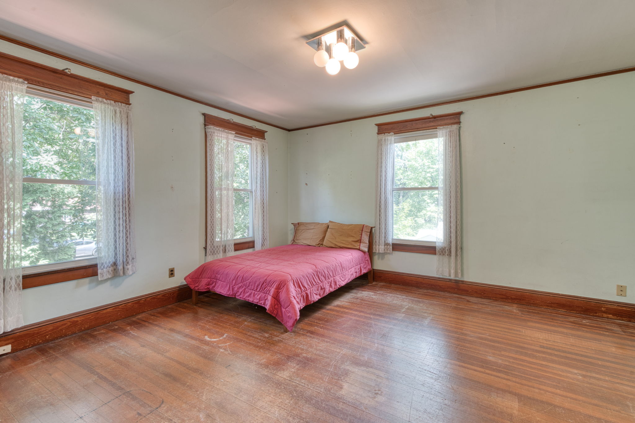 2nd Floor 3rd Bedroom (Back of House)