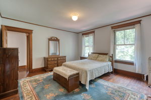 2nd Floor 2nd Bedroom (Middle)