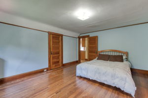 3rd Floor 2nd Bedroom (Middle)