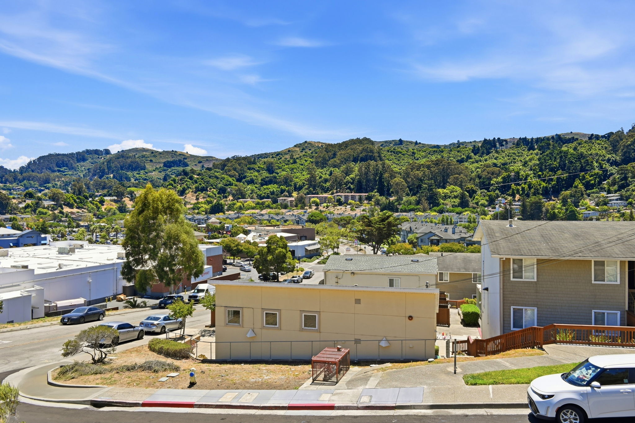037_F8_85 Park Cir