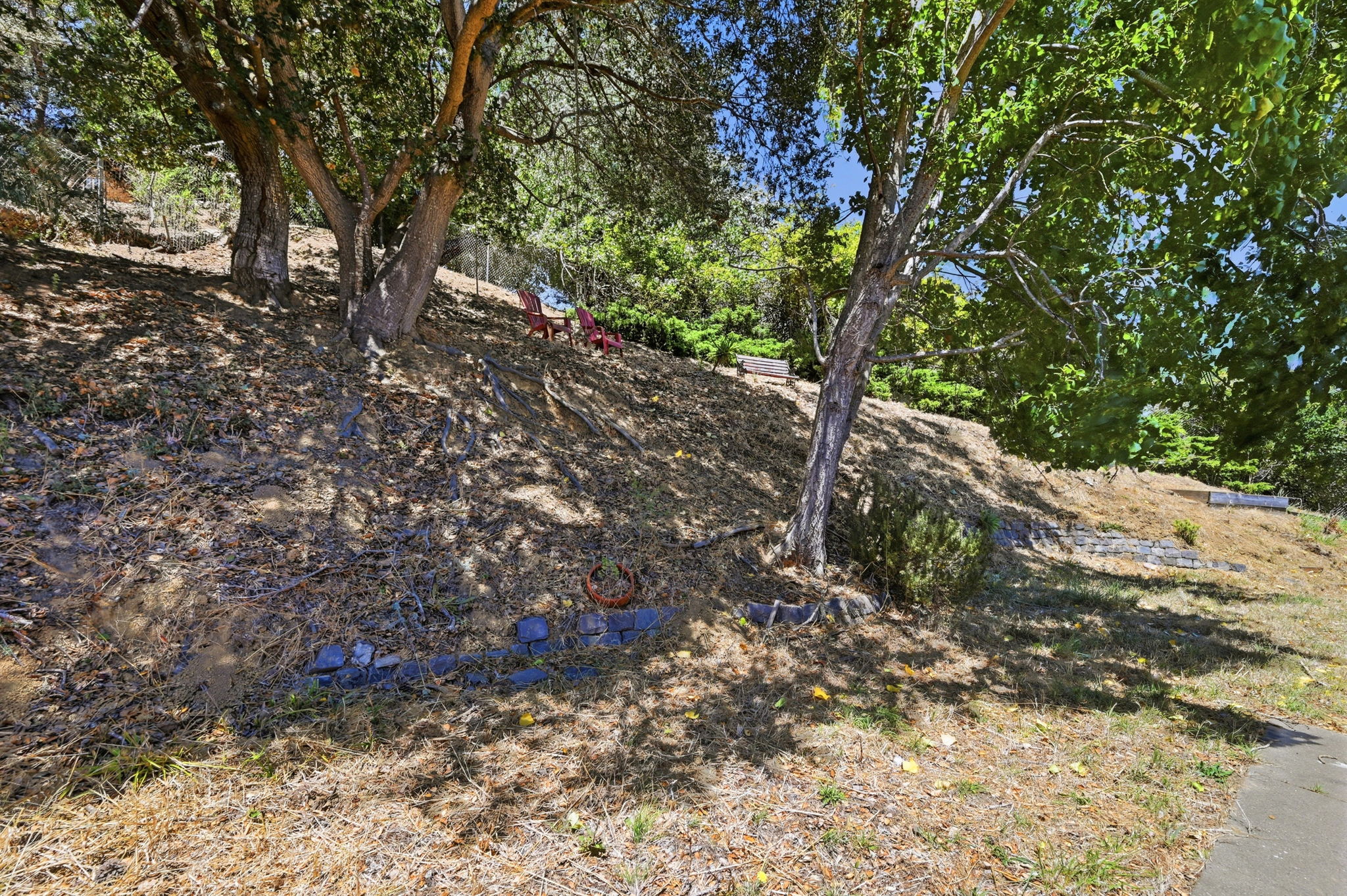 042_F8_85 Park Cir