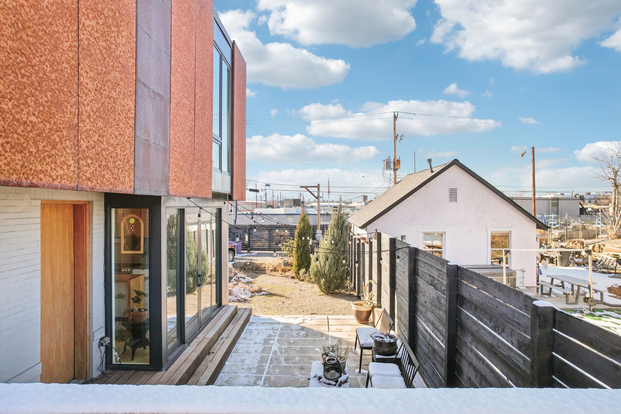 S Elati St-S2001-002.jpg