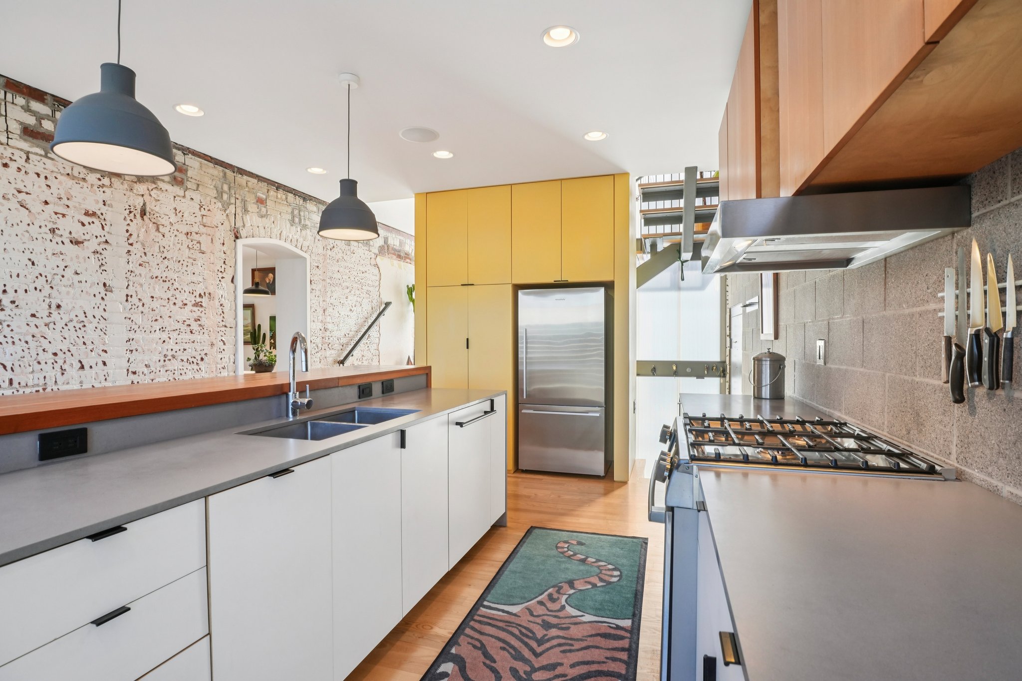 S Elati St-S2001-021.jpg