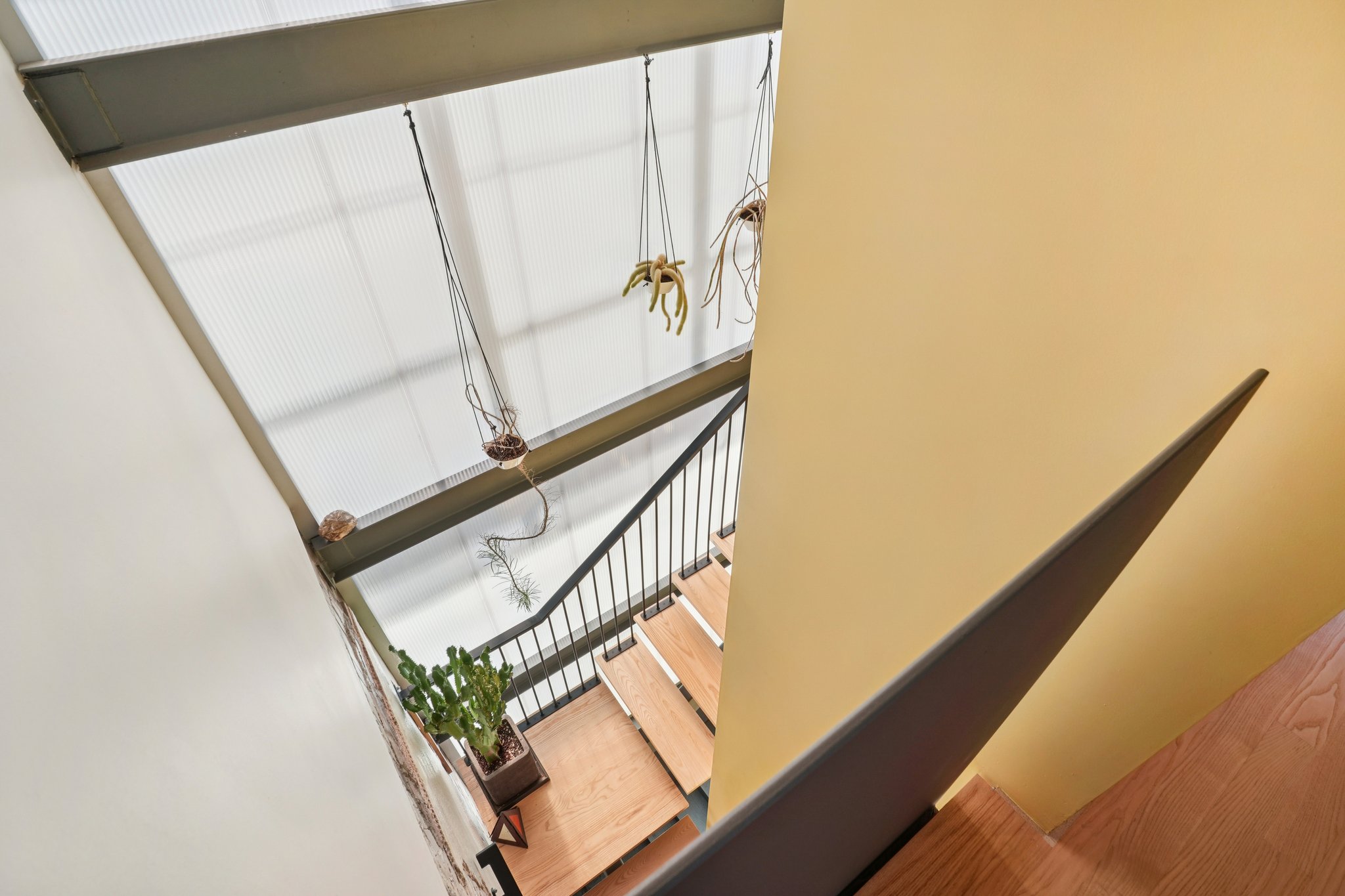 S Elati St-S2001-029.jpg