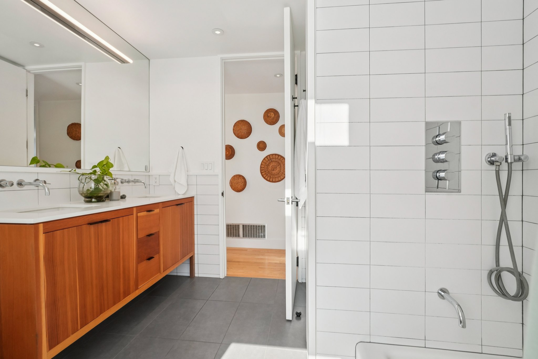 S Elati St-S2001-047.jpg