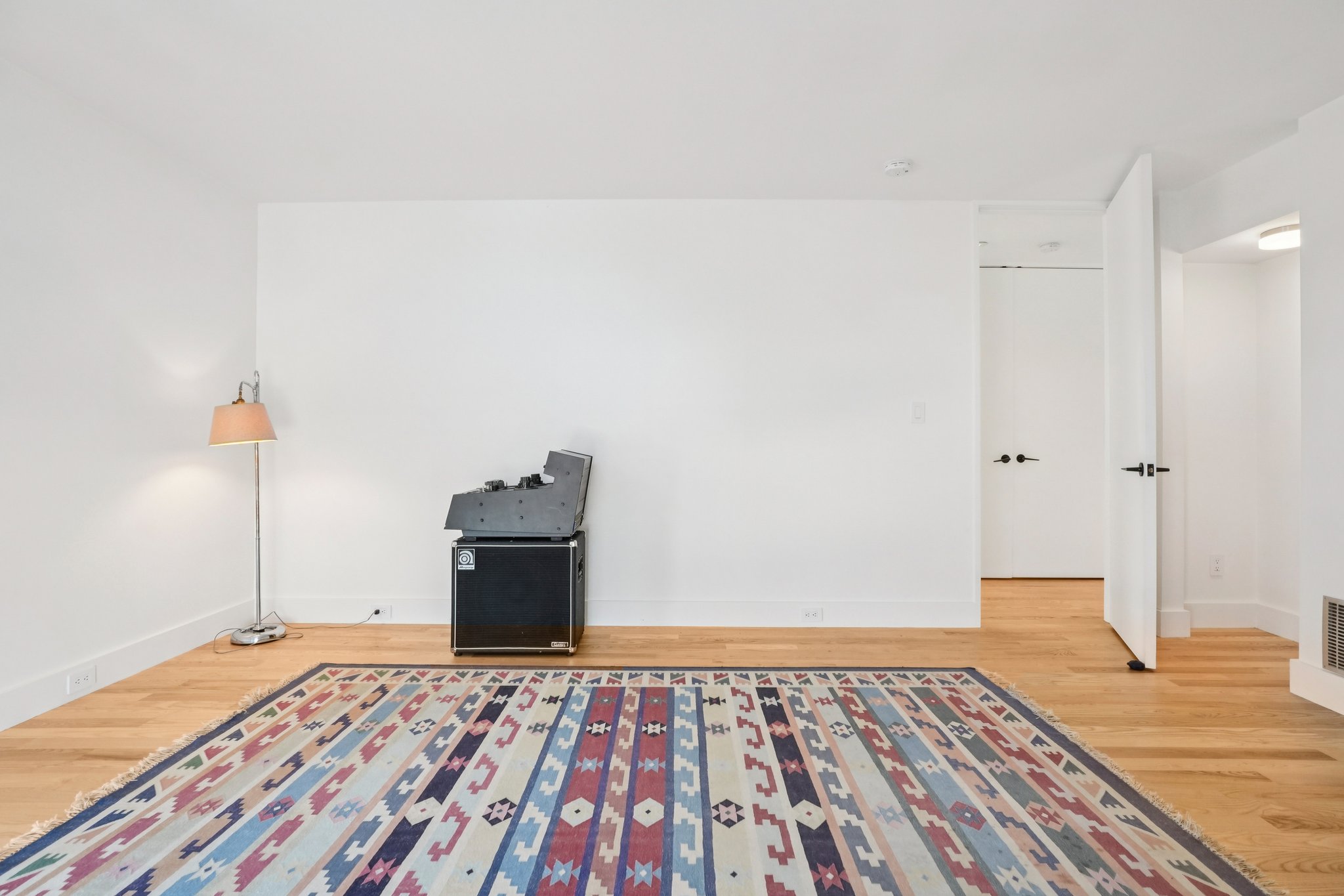 S Elati St-S2001-050.jpg