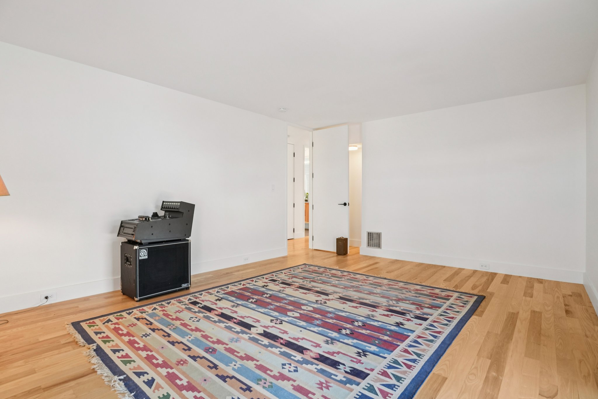 S Elati St-S2001-051.jpg