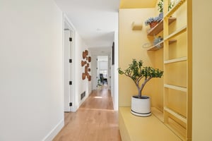 S Elati St-S2001-033.jpg