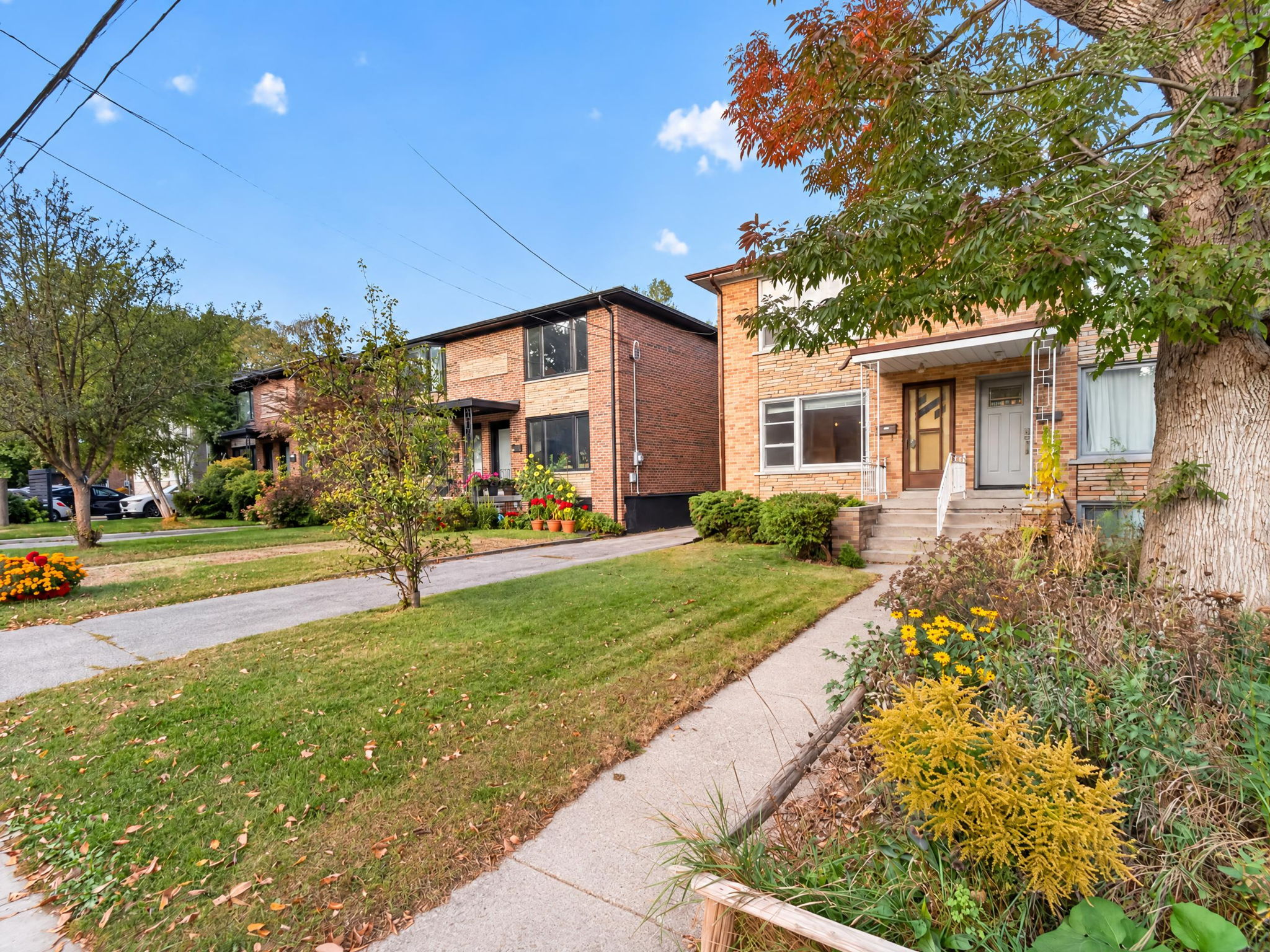 85 Victoria Park Ave Toronto, ON M4E 3S2