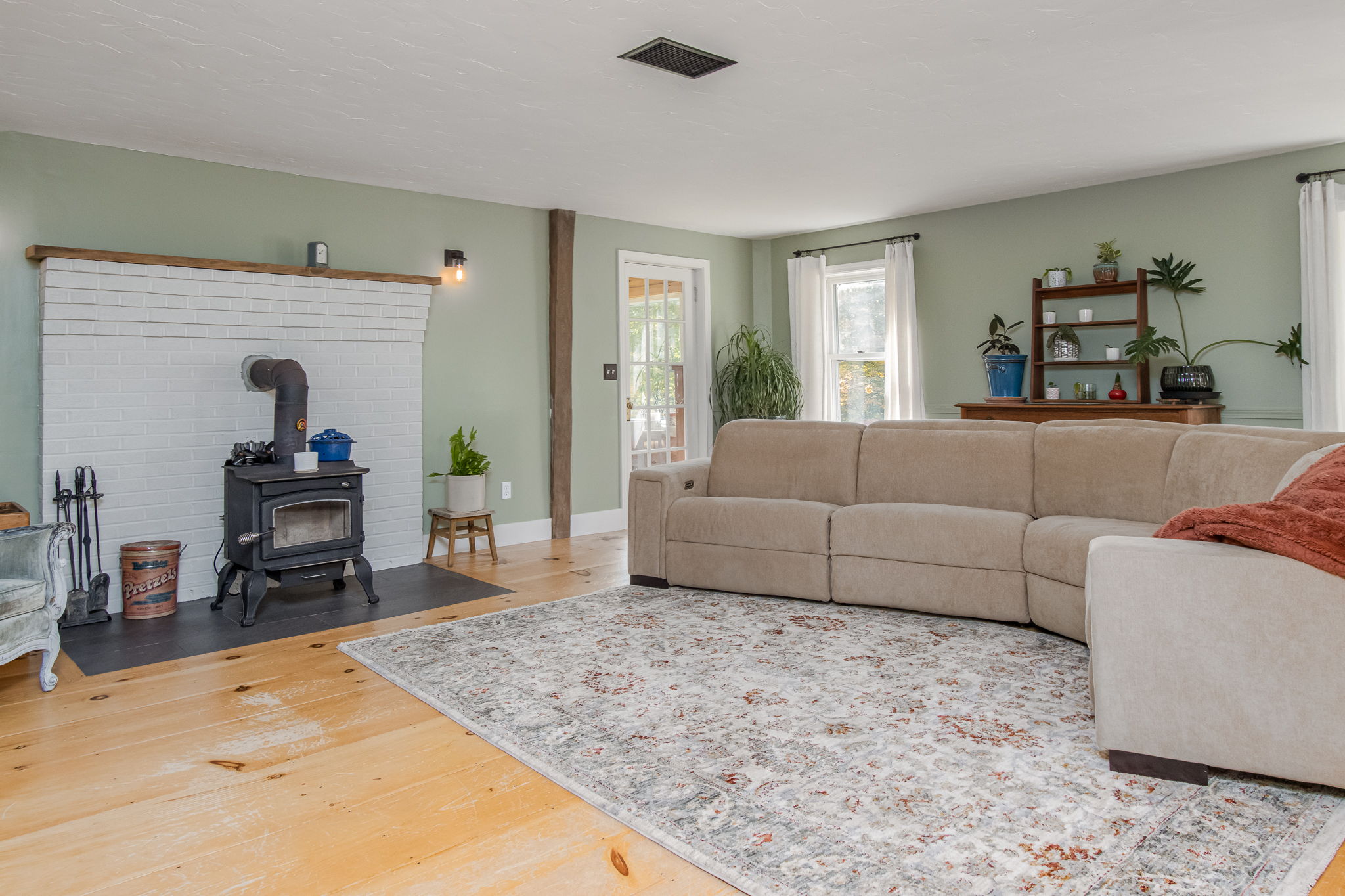 LivingRoom-1