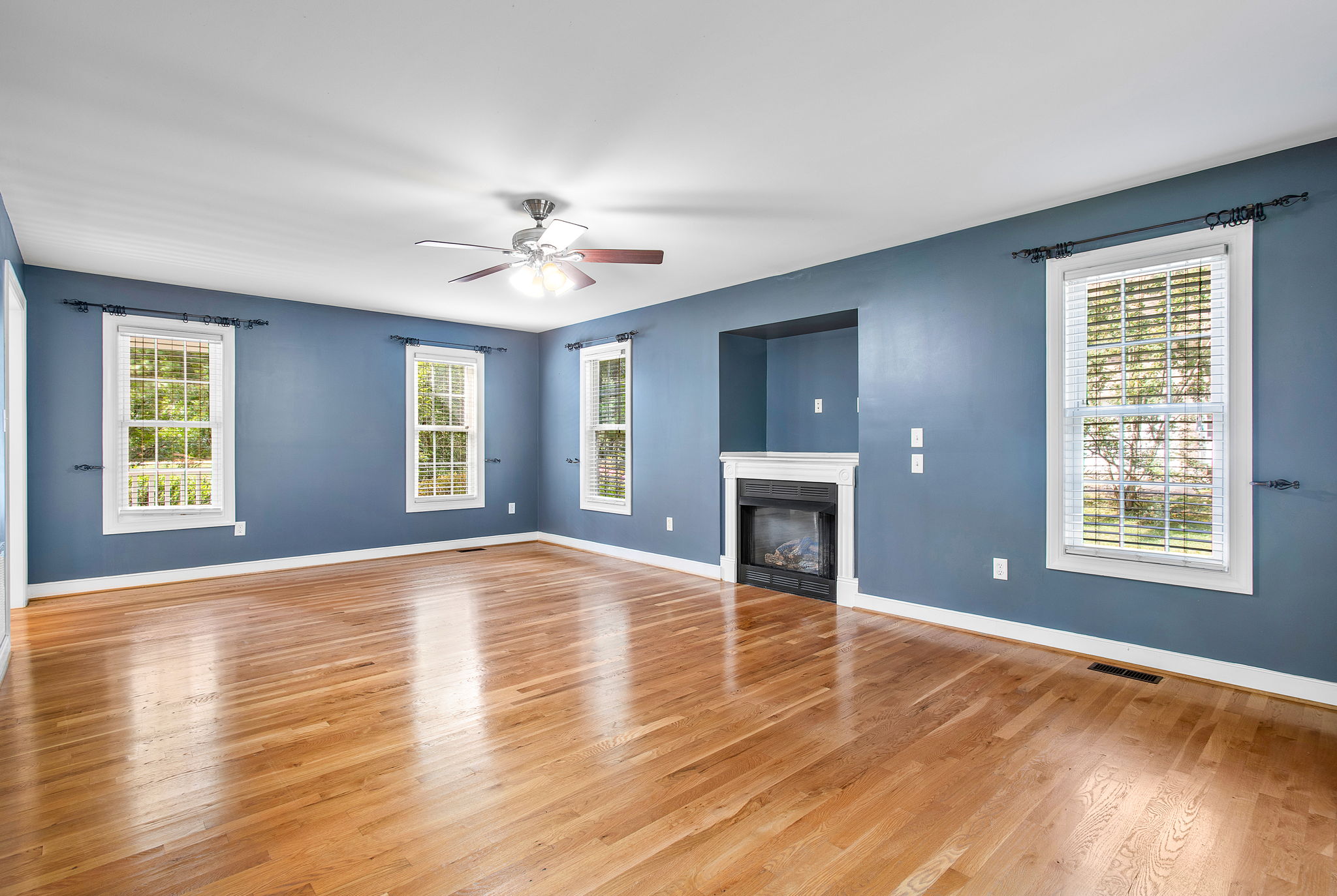 08-Family Room